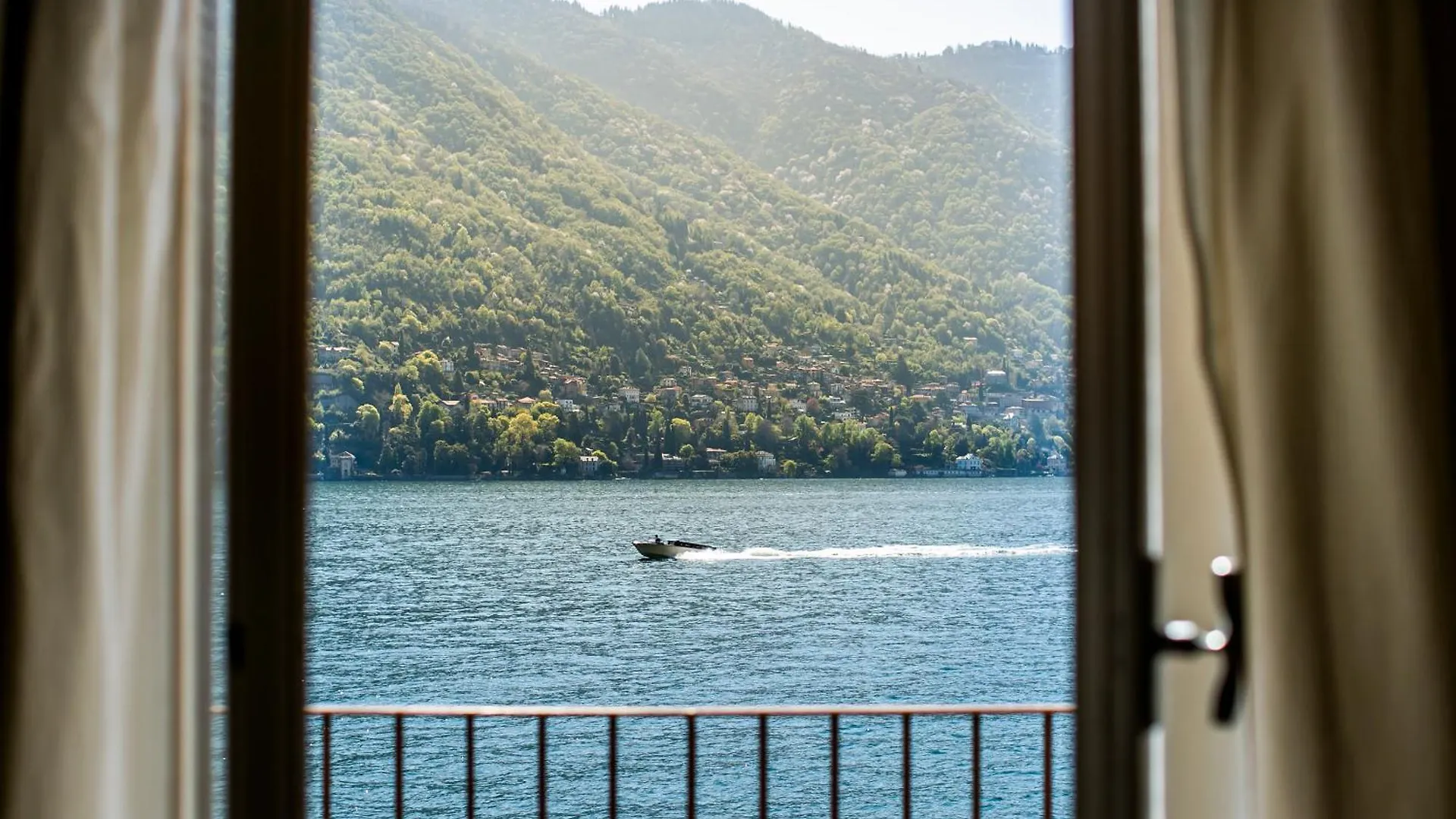 Darsena Di Riva Grande Hotel Moltrasio Italy