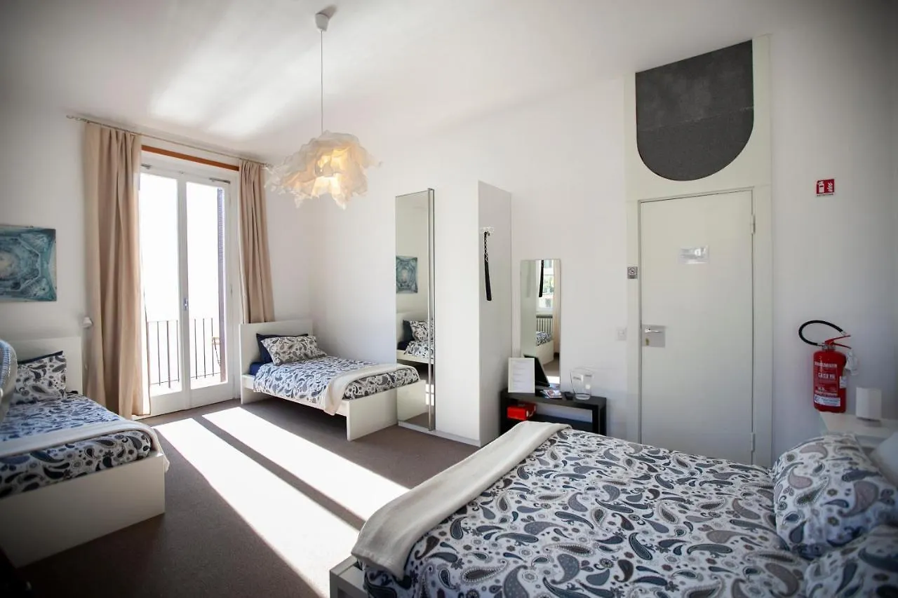 Hotel Darsena di Riva Grande Moltrasio Affittacamere