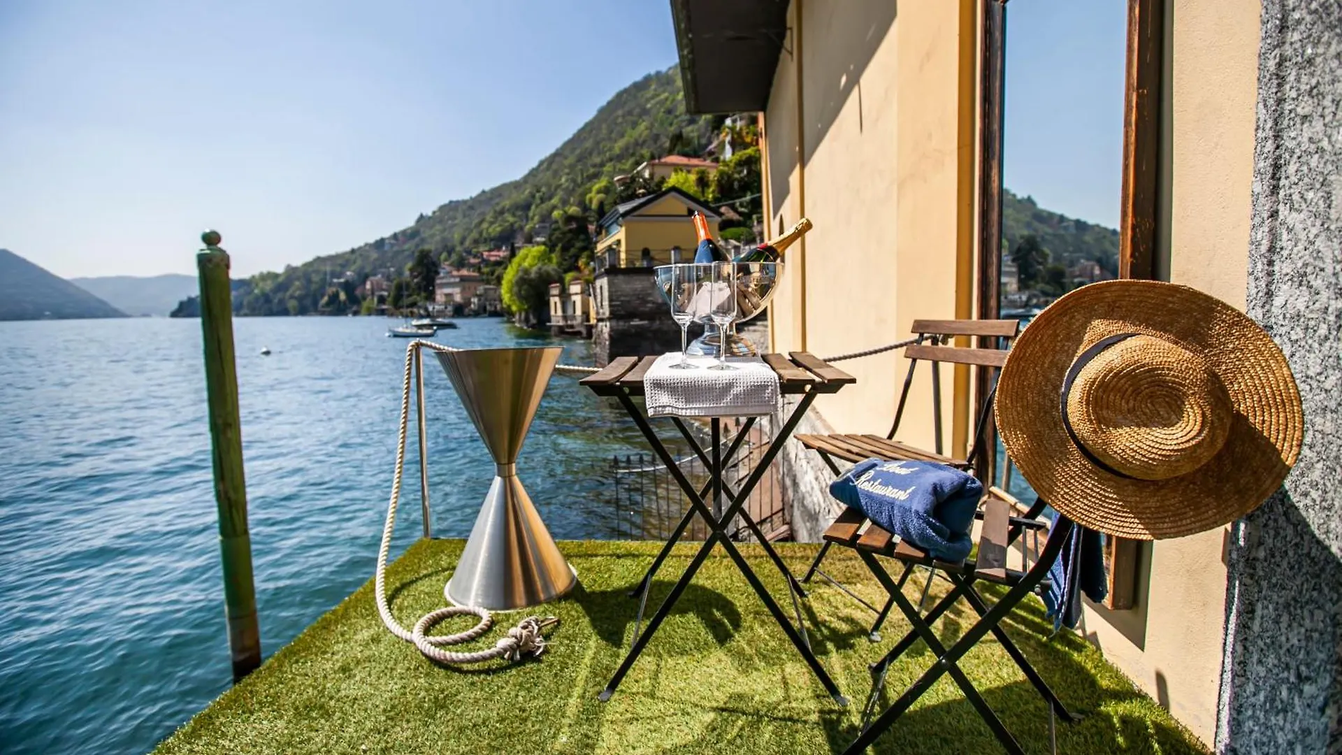 Darsena Di Riva Grande Hotel Moltrasio Italy
