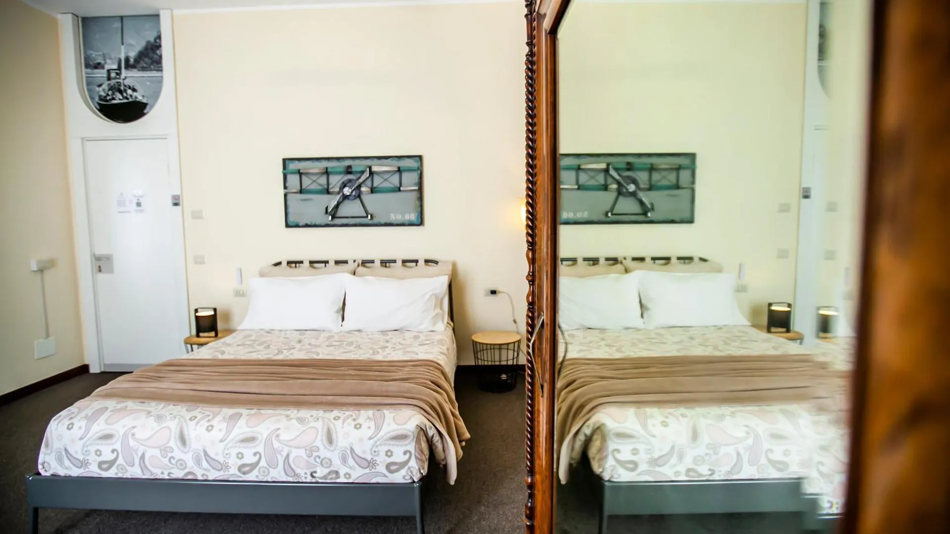 Darsena Di Riva Grande Hotel Moltrasio 3*,  Italy