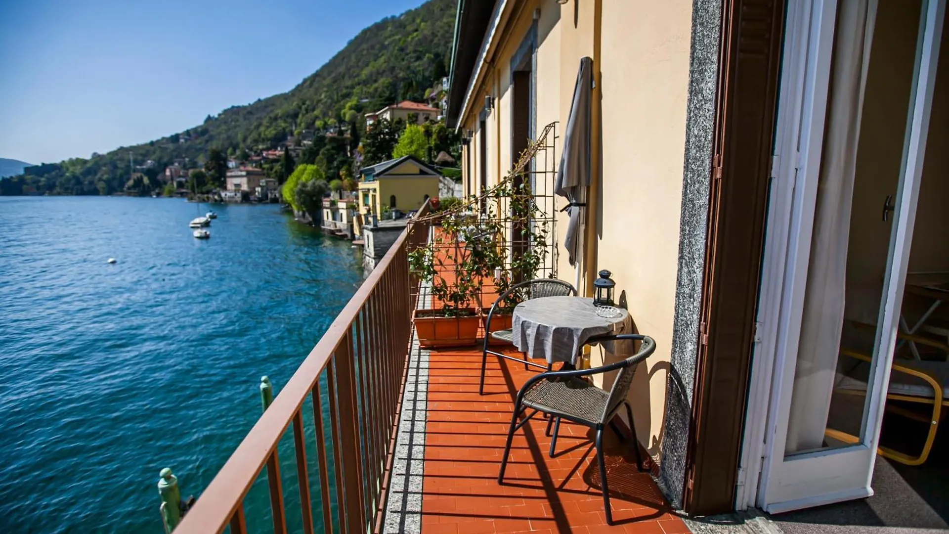 Darsena Di Riva Grande Hotel Moltrasio Guest house