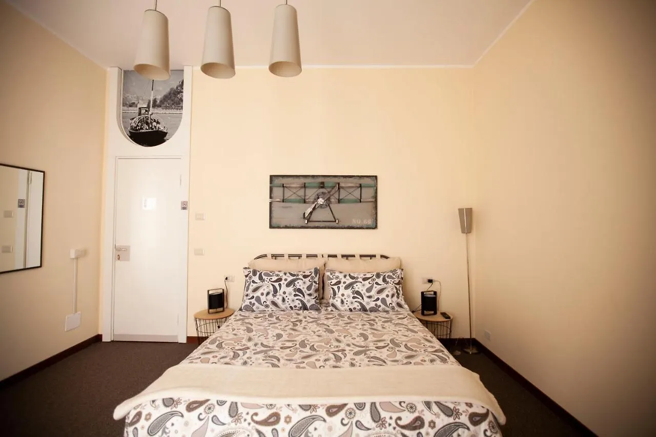 Darsena Di Riva Grande Hotel Moltrasio Guest house