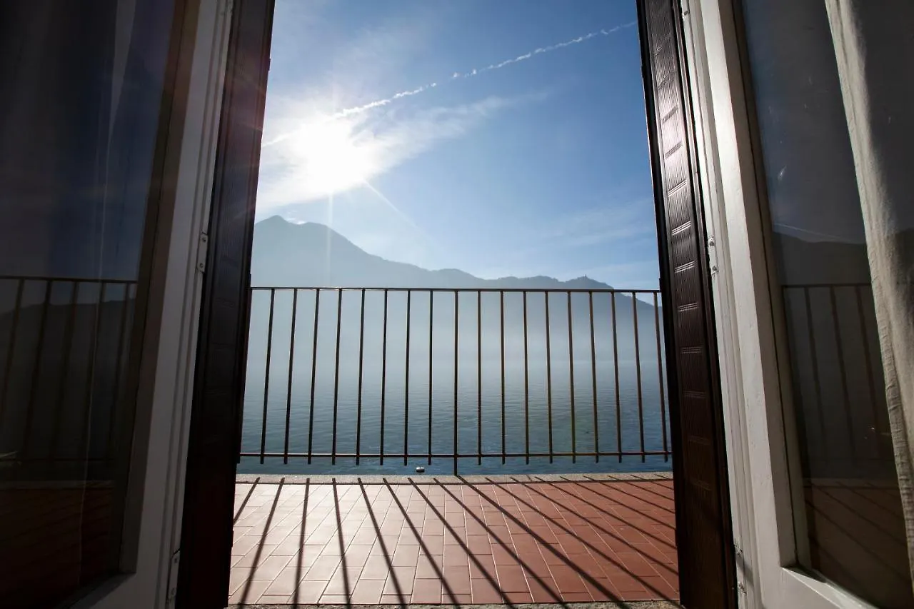 Darsena Di Riva Grande Hotel Moltrasio 3*,  Italy