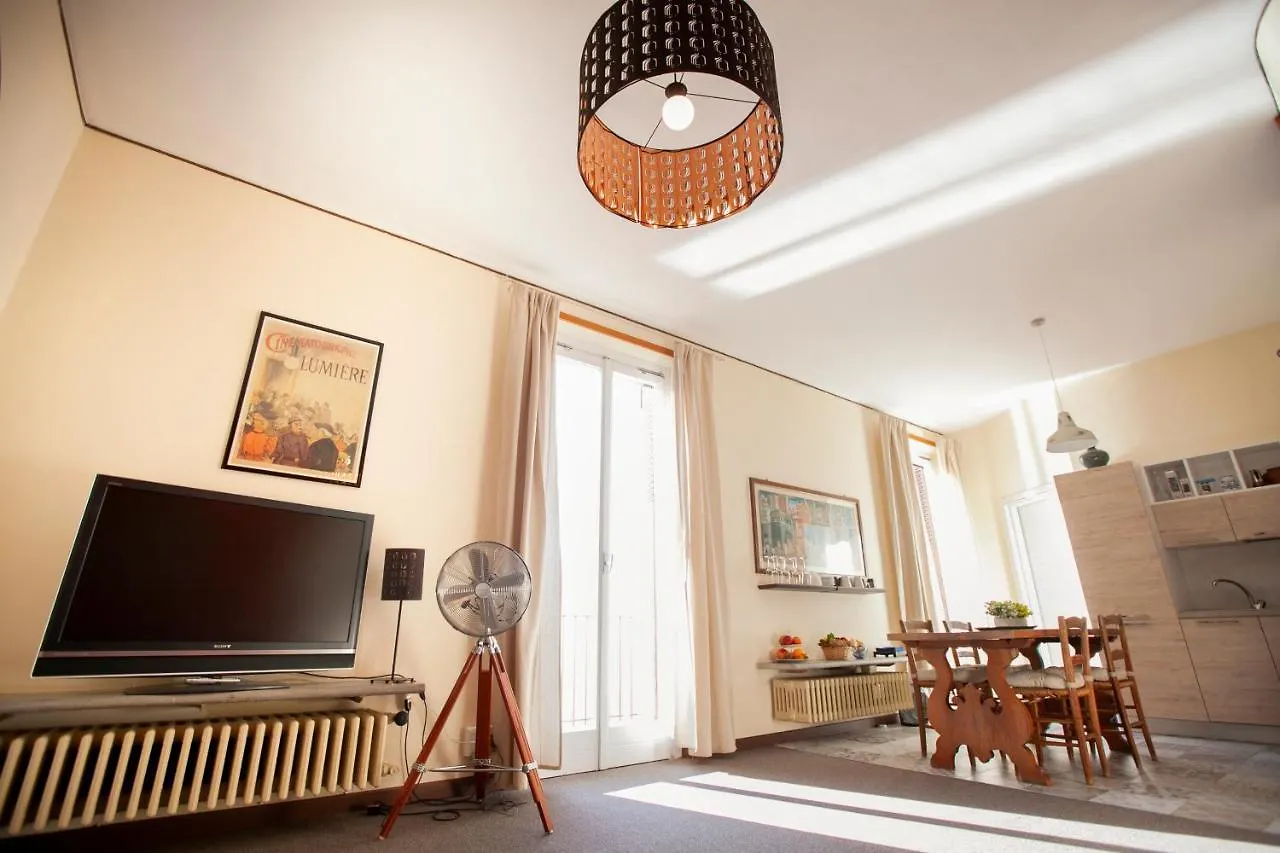 Darsena Di Riva Grande Hotel Moltrasio 3*,